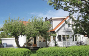 Гостиница Holiday home Västra Frölunda 50 with Sauna  Гётеборг
